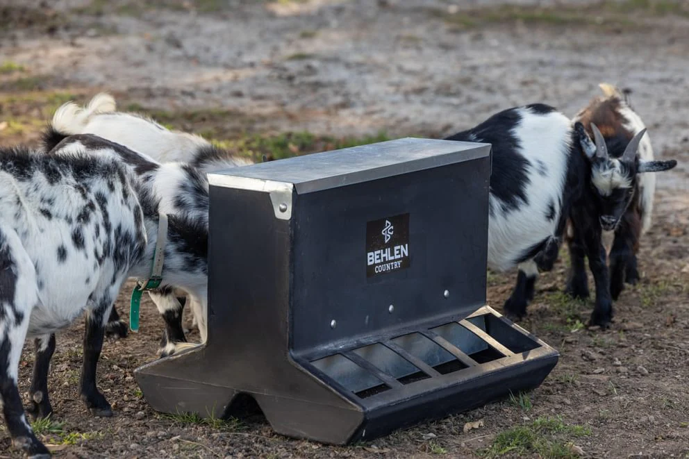 Behlen Country SafeStart Poly Creep Feeder - Image 6