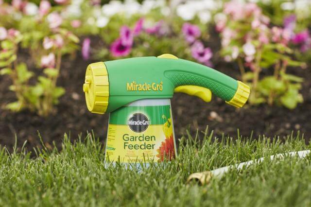 Miracle-Gro® Garden Feeder - Image 2