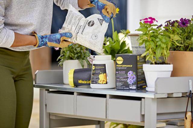Miracle-Gro® Performance Organics® Blooms Plant Nutrition - Image 5