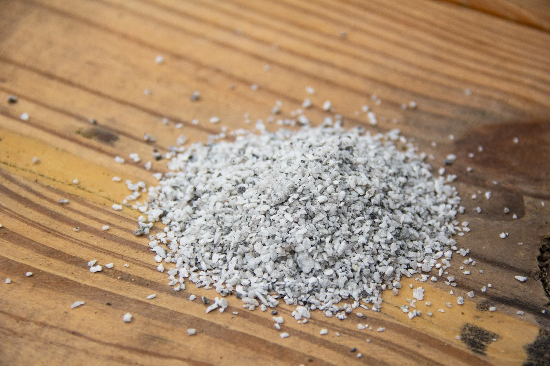 New Country Organics Flock Perfect Starter Grit - Image 3