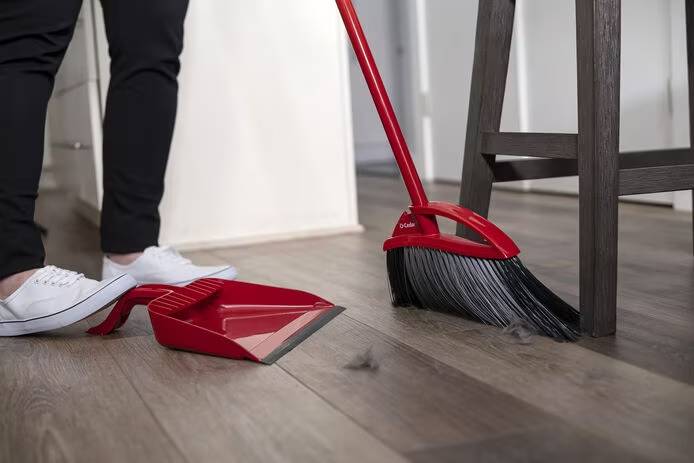 O-Cedar PowerCorner® Pet Pro Broom & Step-On Dust Pan - Image 6
