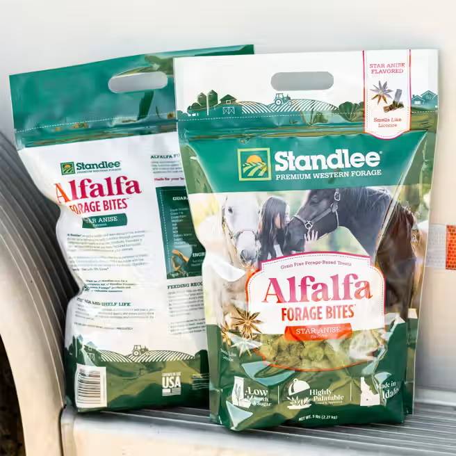 Standlee Premium Western Forage Alfalfa Forage Bites Star Anise Flavored Horse Treats - Image 3