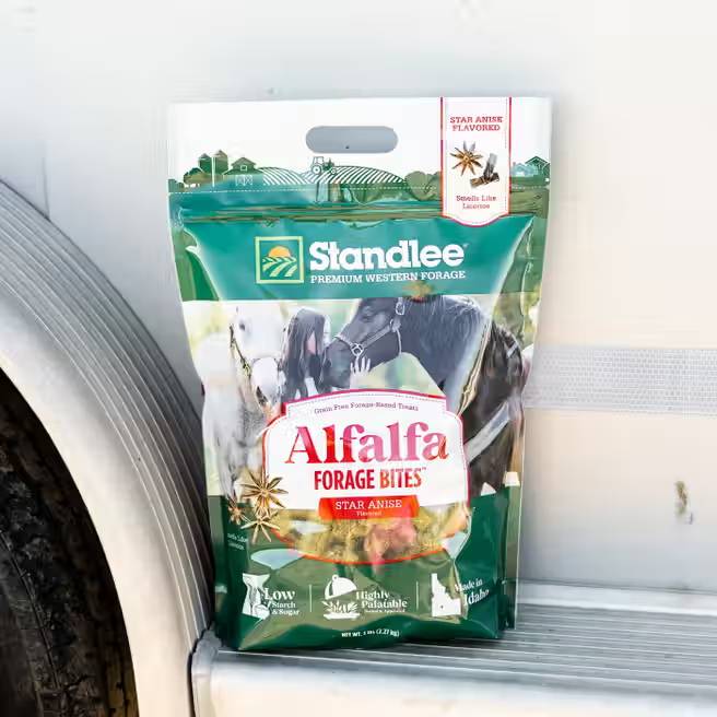 Standlee Premium Western Forage Alfalfa Forage Bites Star Anise Flavored Horse Treats - Image 5
