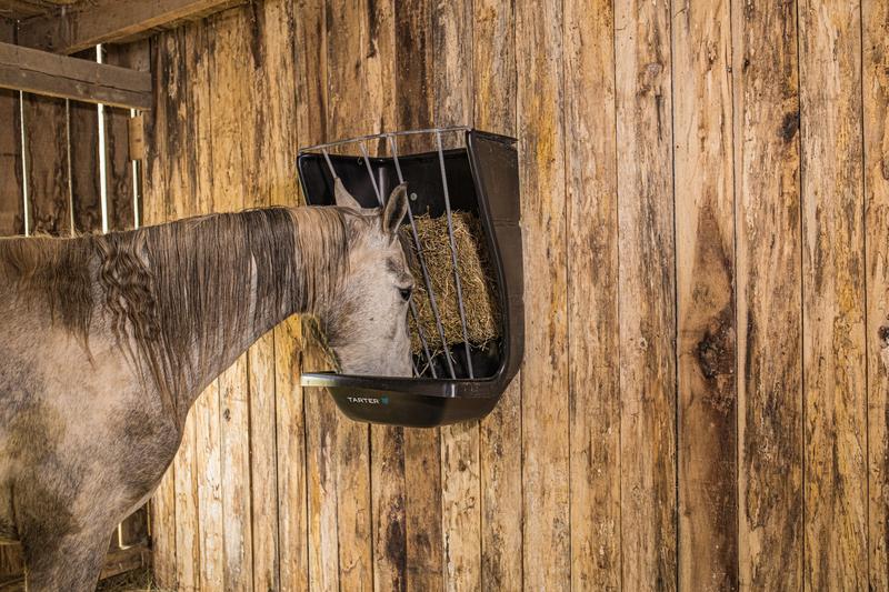 Tarter Wall Mount Poly Hay & Grain Feeder - Image 4